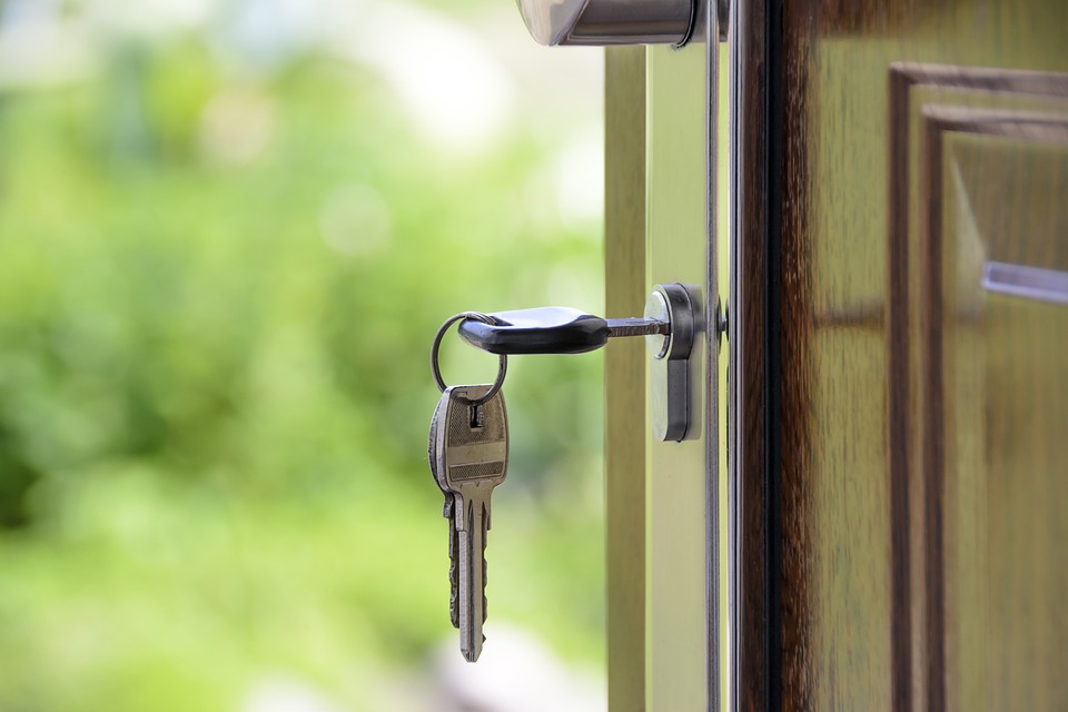 Veilige sloten voor houten deuren: de sleutel tot gemoedsrust